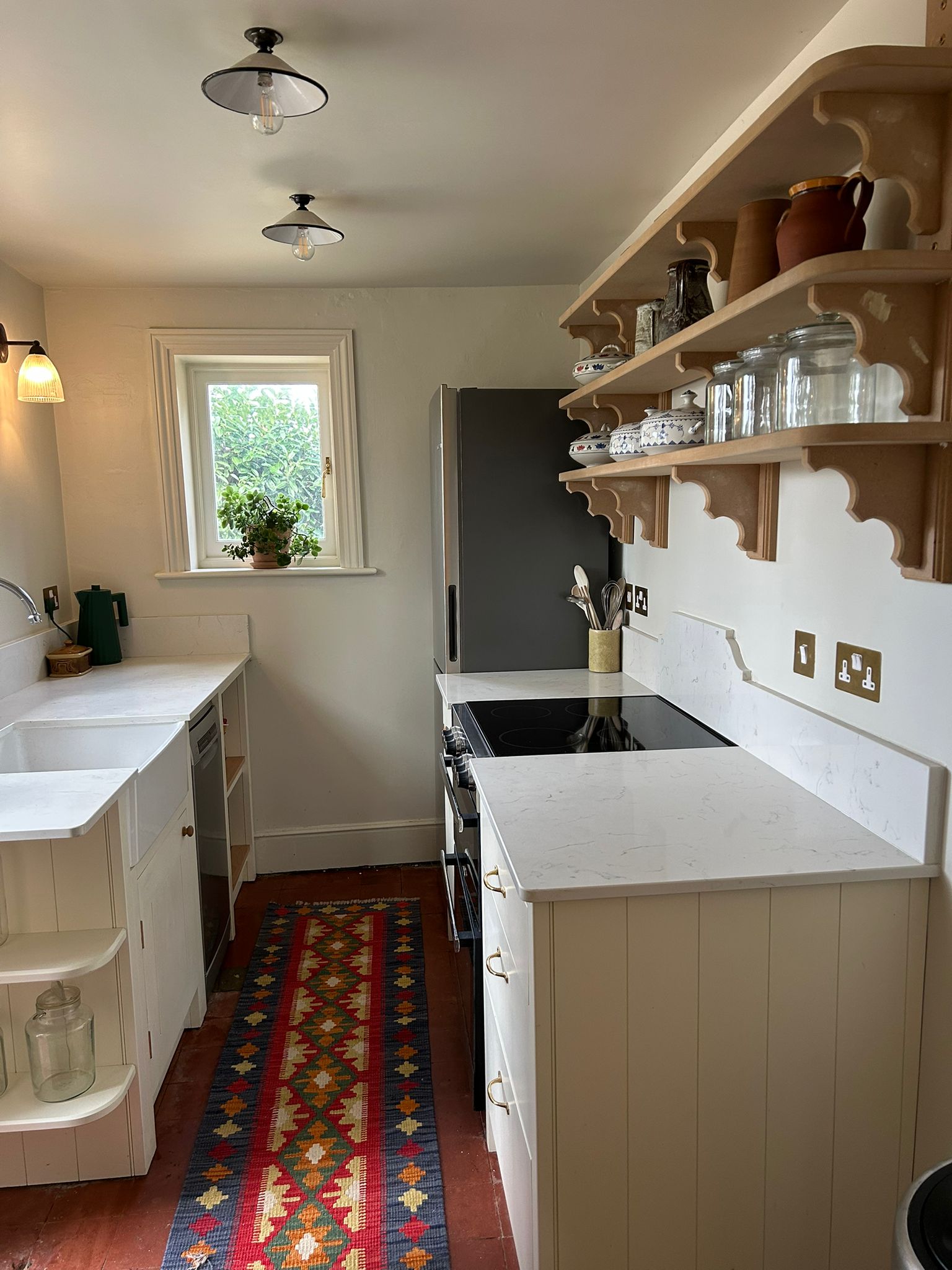 Modern fully equipped kitchen at Tynings